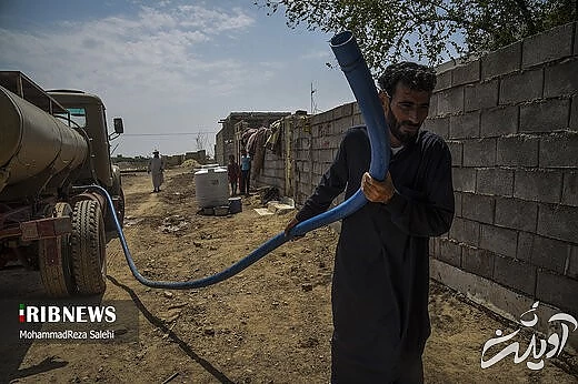 آبرسانی تانکرهای ارتش به روستاهای دشت آزادگان اهواز